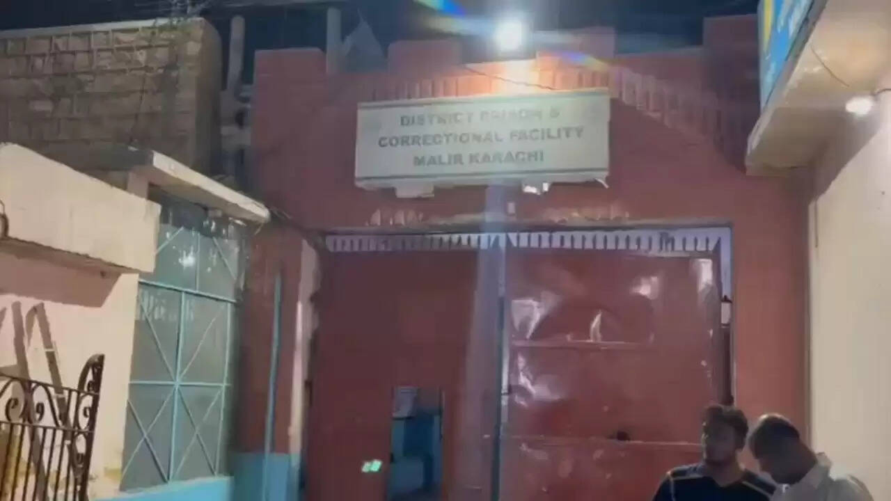 कराची जेल से 216 कैदियों का भागना: भूकंप के झटकों ने बढ़ाई अफरातफरी