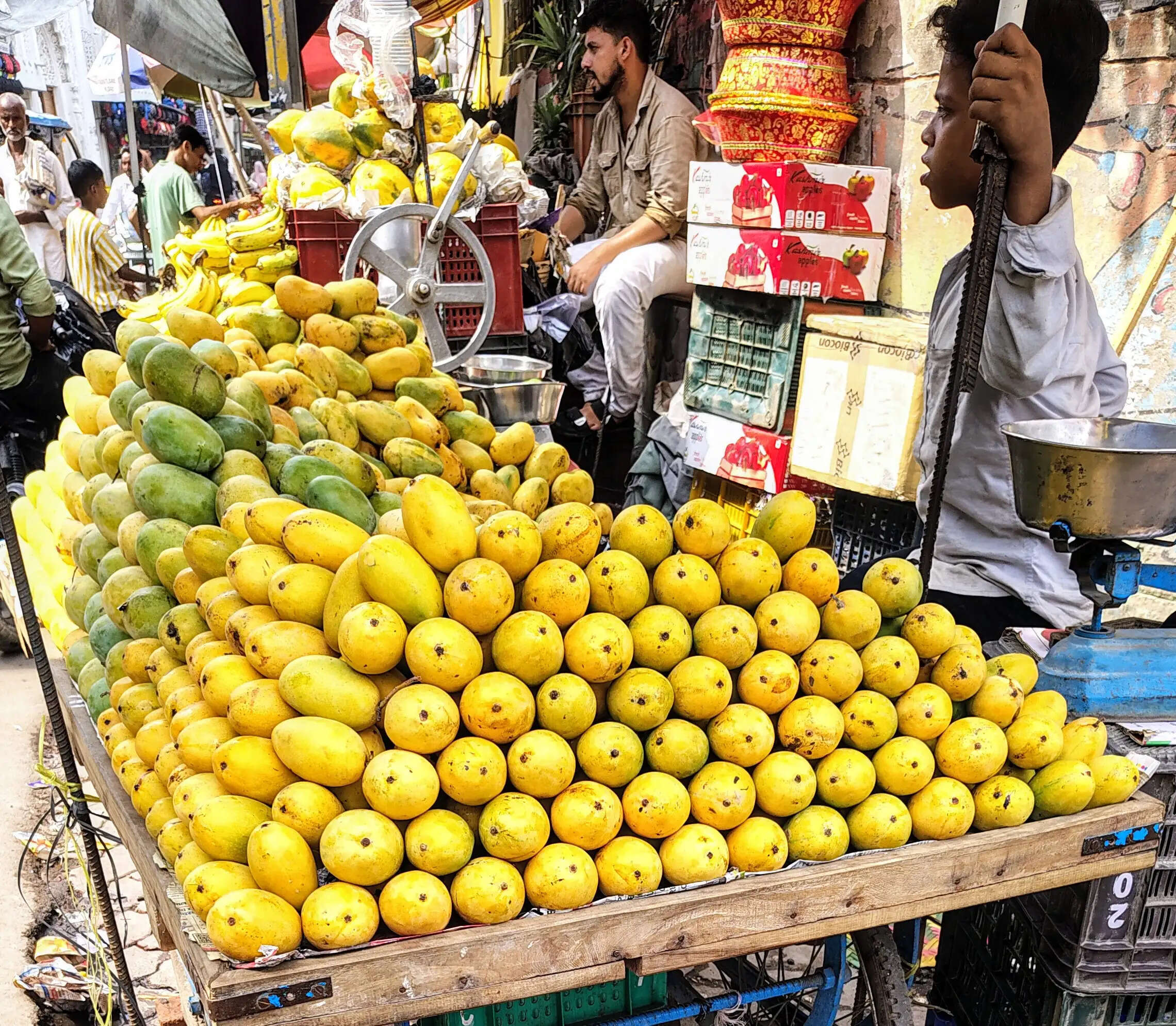 'कैल्शियम कार्बाइड' से पके आम लोगों की बिगाड़ रहे सेहत, घातक बीमारी की चपेट में आने का बढ़ा रहे खतरा