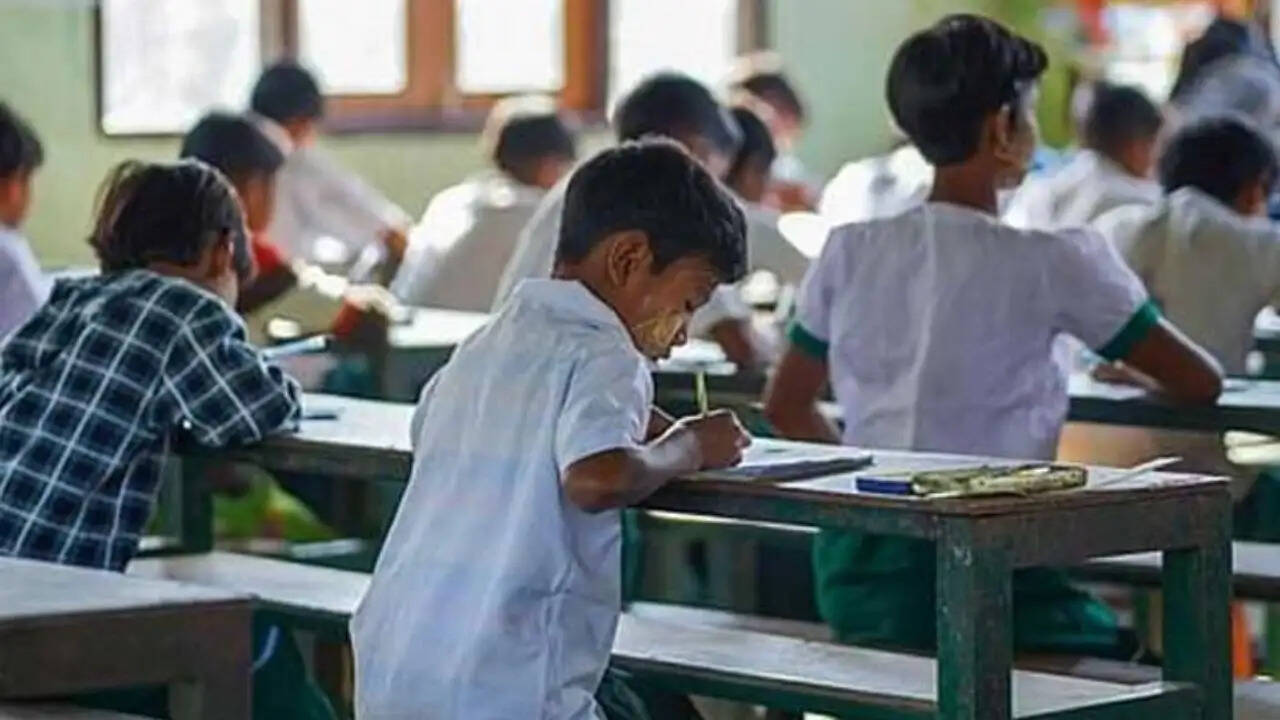 पंजाब में सफाई कर्मचारियों के बच्चों के लिए छात्रवृत्ति की मांग