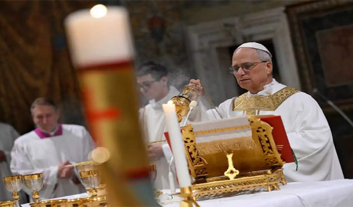 पोप लियो XIV का युद्ध के खिलाफ स्पष्ट संदेश, ट्रम्प की आलोचना पर प्रतिक्रिया