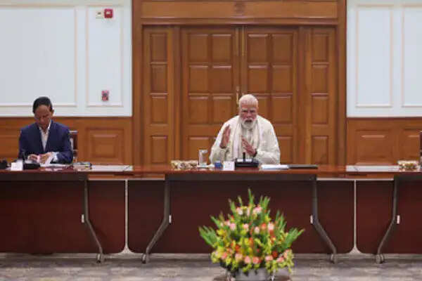 प्रधानमंत्री मोदी की आर्थिक सलाहकार परिषद की बैठक में वैश्विक चुनौतियों पर चर्चा