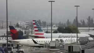 अमेरिका में सरकारी शटडाउन का हवाई सेवाओं पर प्रभाव