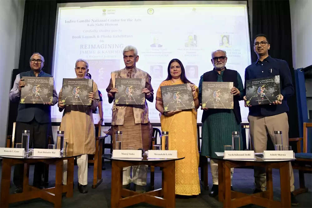 कश्मीर की नई कहानी: 'रीइमैजनिंग जम्मू एंड कश्मीर' का विमोचन