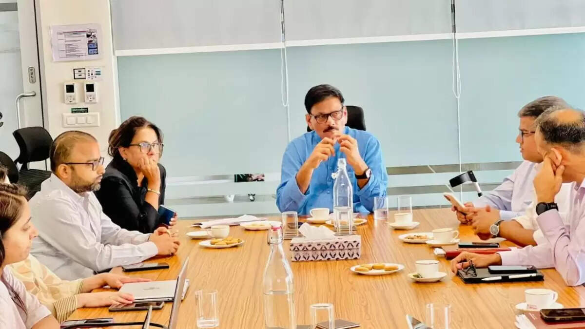 नोएडा एयरपोर्ट के प्रभावित किसानों के बच्चों के लिए रोजगार पोर्टल की शुरुआत
