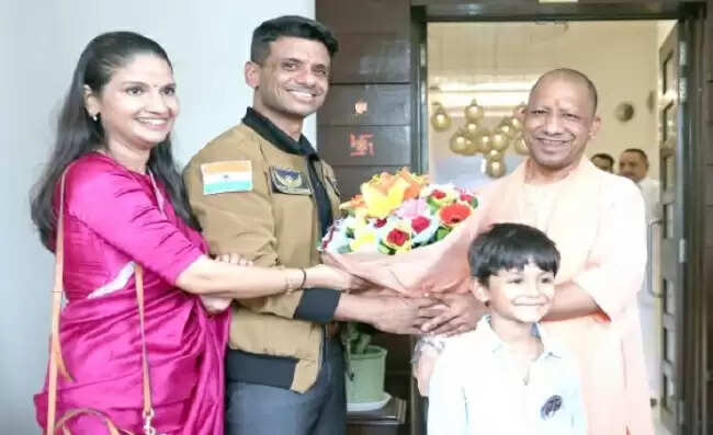 ग्रुप कैप्टन शुभांशु शुक्ला का लखनऊ में भव्य स्वागत