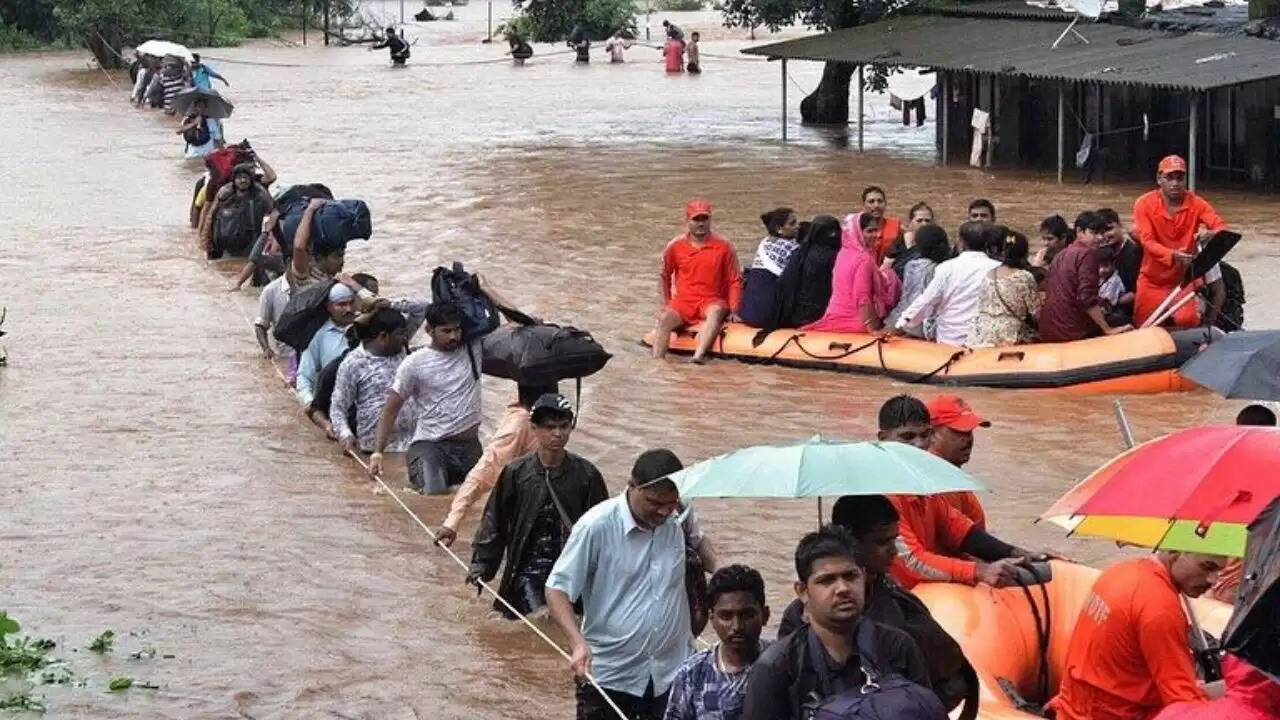 कर्नाटक में बाढ़: भारी बारिश से जनजीवन प्रभावित