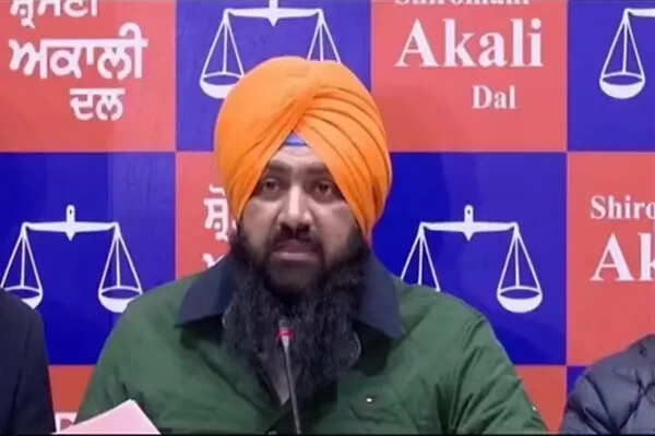 युवा अकाली दल के अध्यक्ष सरबजीत सिंह झिंजर को घर में नज़रबंद किया गया