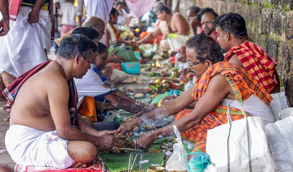 पितृ पक्ष: श्राद्ध का महत्व और विधि