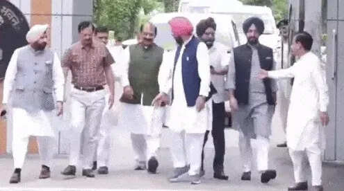 पंजाब में भाजपा नेताओं की गिरफ्तारी पर उठे सवाल, राज्यपाल को सौंपा ज्ञापन