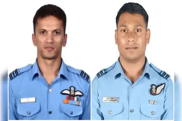 असम में सुखोई-30 एमकेआई फाइटर जेट दुर्घटनाग्रस्त, दोनों पायलटों की मौत