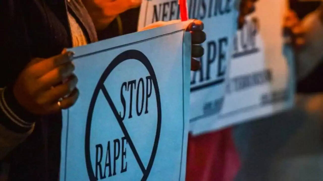 ओडिशा में पिकनिक पर गई युवती के साथ सामूहिक दुष्कर्म: 8 आरोपी हिरासत में