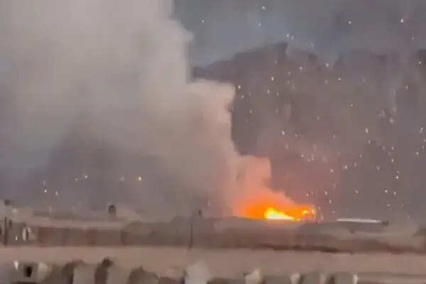 ईरान और अमेरिका-इजरायल के बीच तनाव: पुलों पर खतरे की चेतावनी