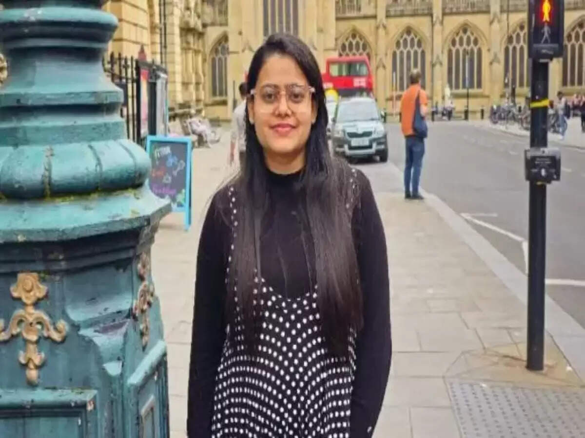 अहमदाबाद से लंदन जा रही एयर इंडिया की फ्लाइट दुर्घटना में एक यात्री की चमत्कारी बचत