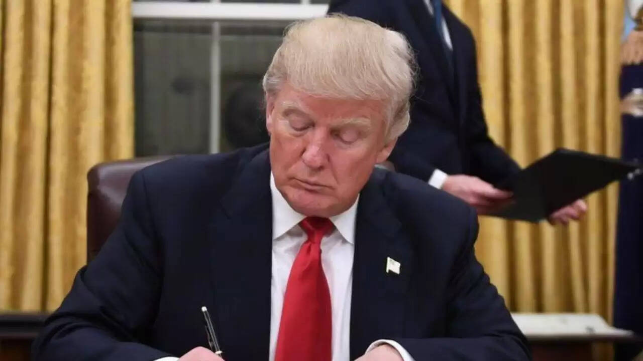 डोनाल्ड ट्रंप का नया निर्णय: 30 राजदूतों की वापसी की प्रक्रिया शुरू