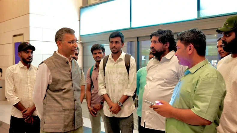 20 भारतीय नाविकों की सुरक्षित वापसी, ओमानी नौसेना ने किया रेस्क्यू