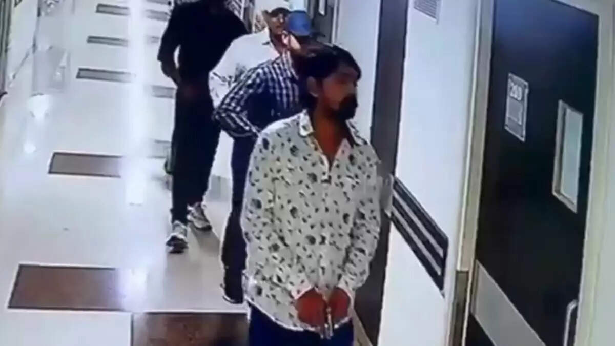 पारस हॉस्पिटल में चंदन मिश्रा गोलीकांड: पुलिस पर कार्रवाई