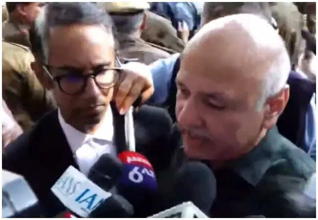 दिल्ली एक्साइज पॉलिसी केस में केजरीवाल और सिसोदिया को मिली बरी