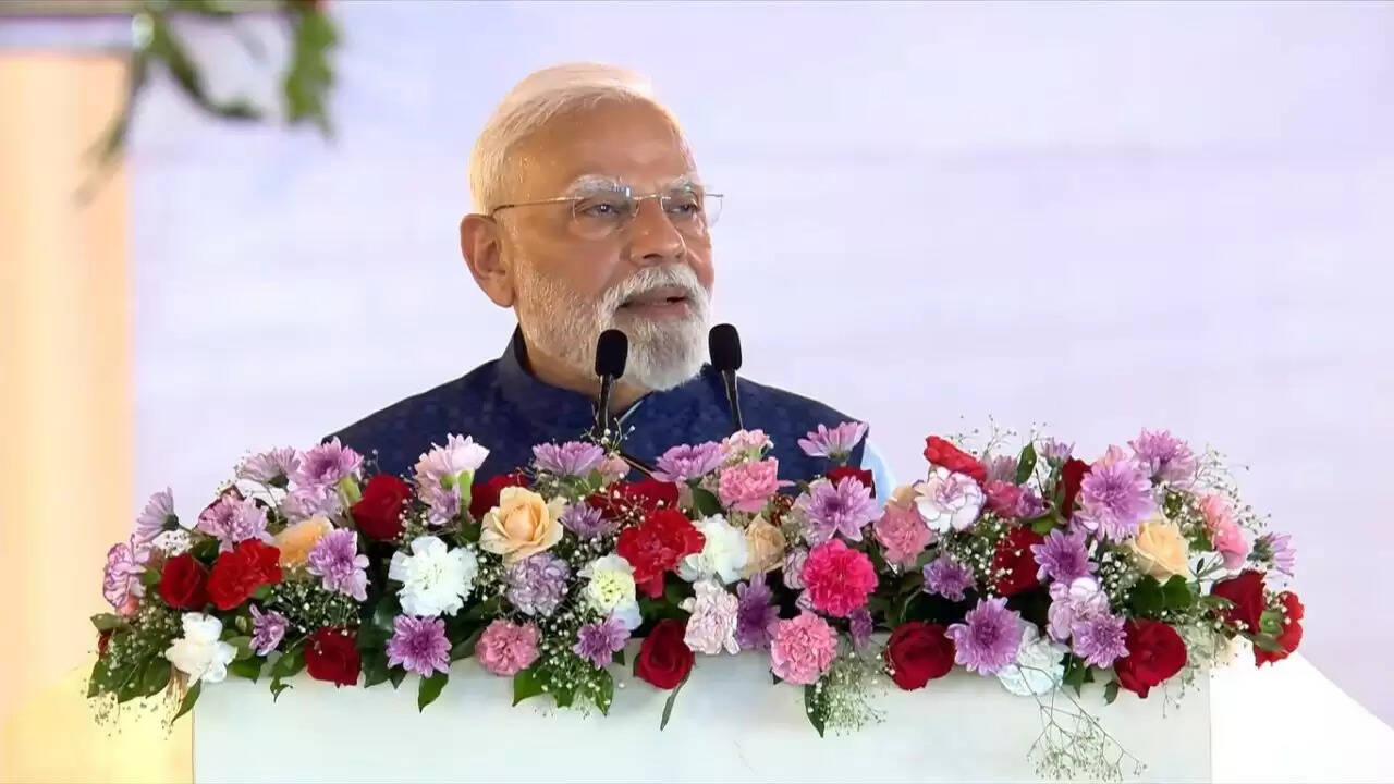 दिल्ली में पीएम मोदी ने उद्घाटन की नई राजमार्ग परियोजनाएं, विपक्ष पर साधा निशाना