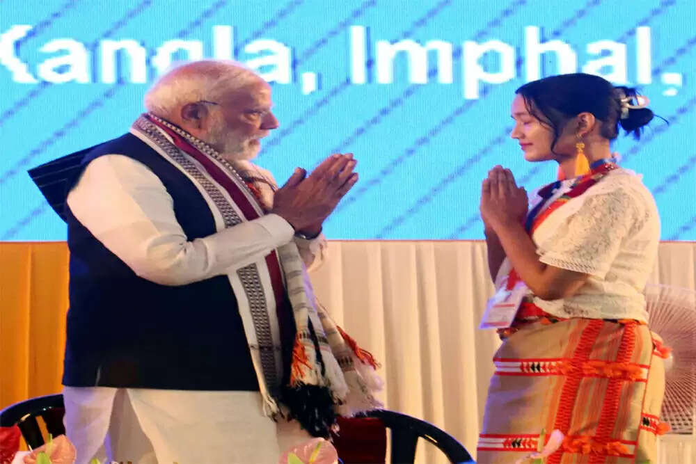 प्रधानमंत्री मोदी की मणिपुर यात्रा: शांति और विकास की अपील