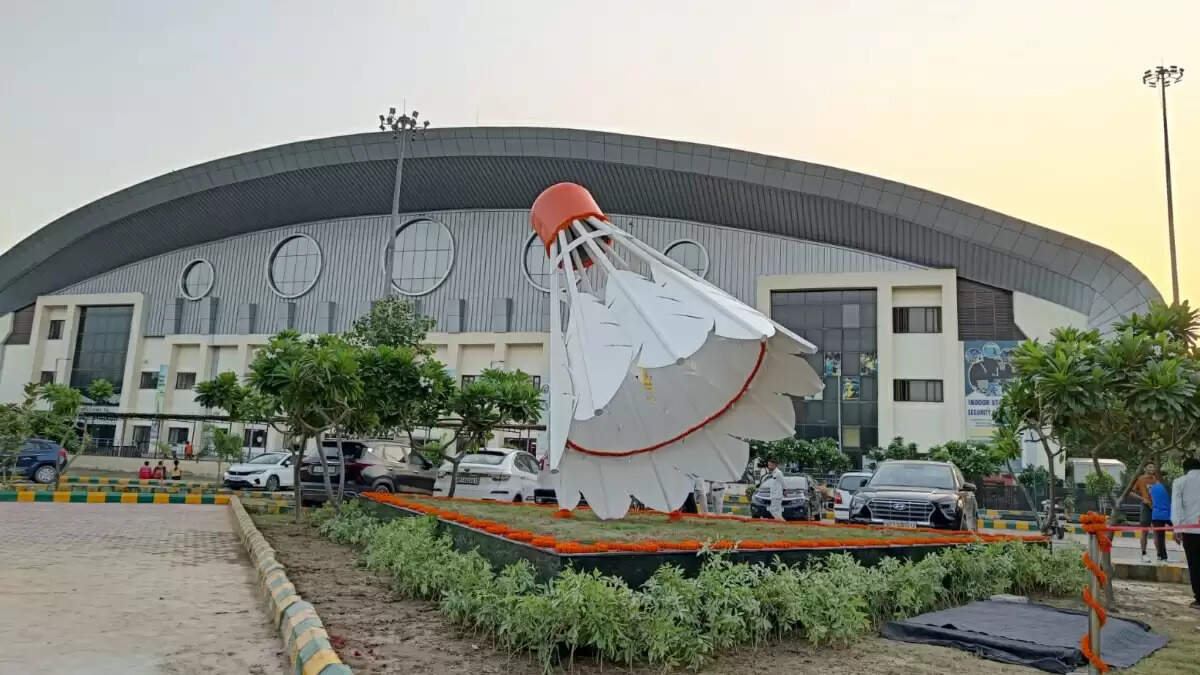 नोएडा में स्थापित हुई भारत की सबसे बड़ी बैडमिंटन शटलकॉक