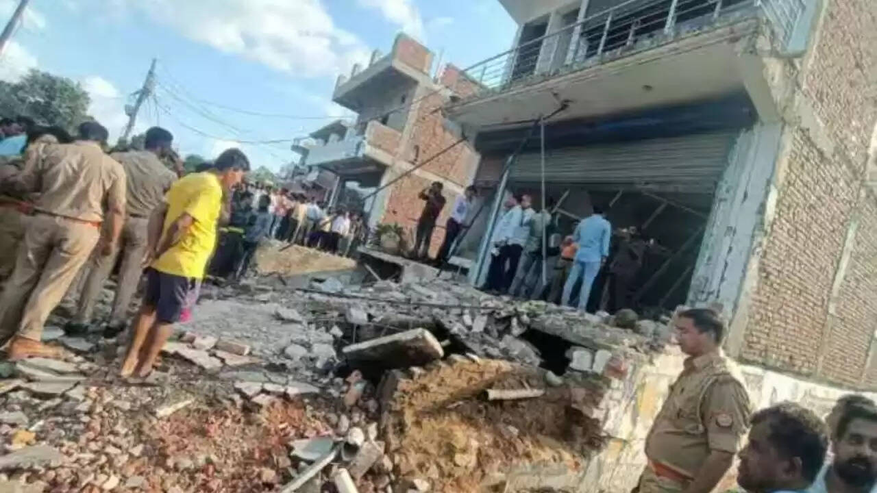 फर्रुखाबाद में लाइब्रेरी में धमाका: एक की मौत, छह घायल