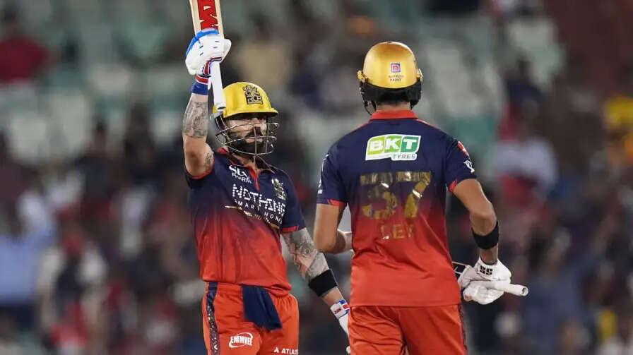 RCB की शानदार जीत: कोहली की शतकीय पारी से KKR को हराया