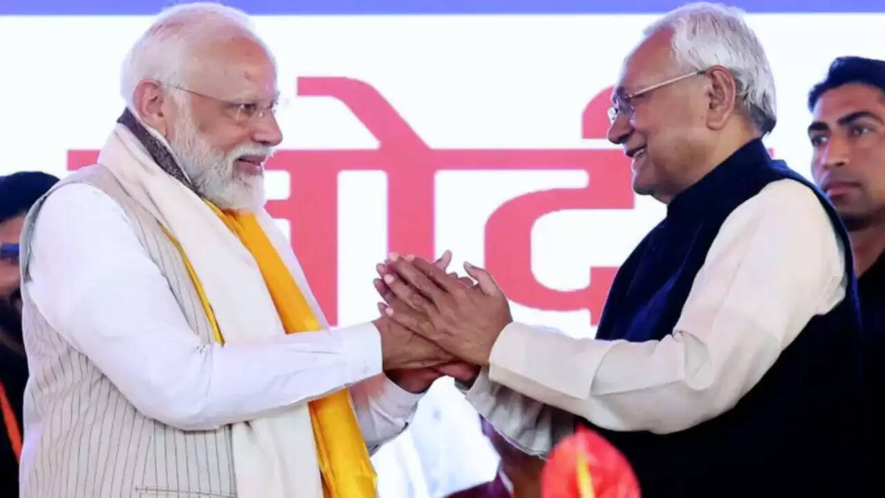 बिहार विधानसभा चुनाव 2025: NDA और महागठबंधन के बीच सीट बंटवारे की जंग