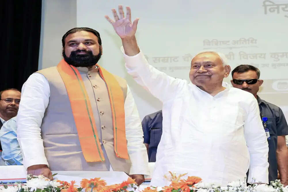 नीतीश कुमार और सम्राट चौधरी की मुलाकात: बिहार की राजनीति में नई हलचल