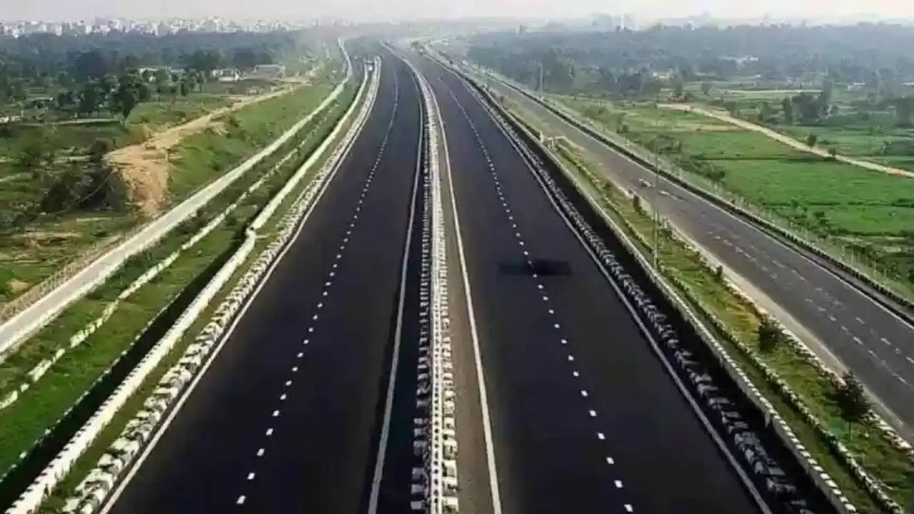 गंगा एक्सप्रेसवे: यूपी में बेहतर कनेक्टिविटी और रोजगार के नए अवसर