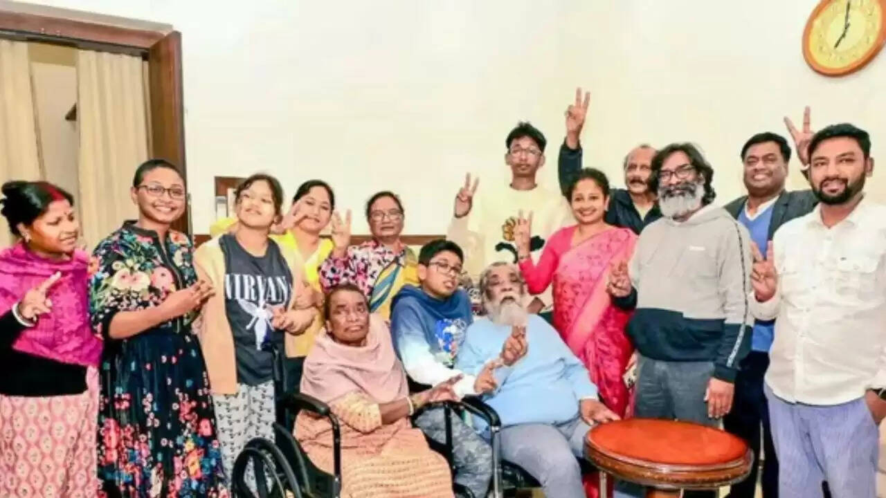 झारखंड के पूर्व मुख्यमंत्री शिबू सोरेन का निधन, परिवार और राजनीतिक जीवन की झलक