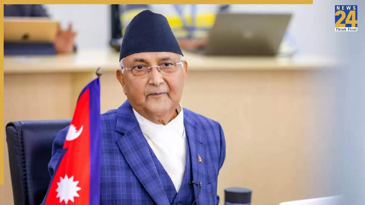 नेपाल के प्रधानमंत्री केपी शर्मा ओली का इस्तीफा, प्रदर्शनकारियों ने संसद में लगाई आग