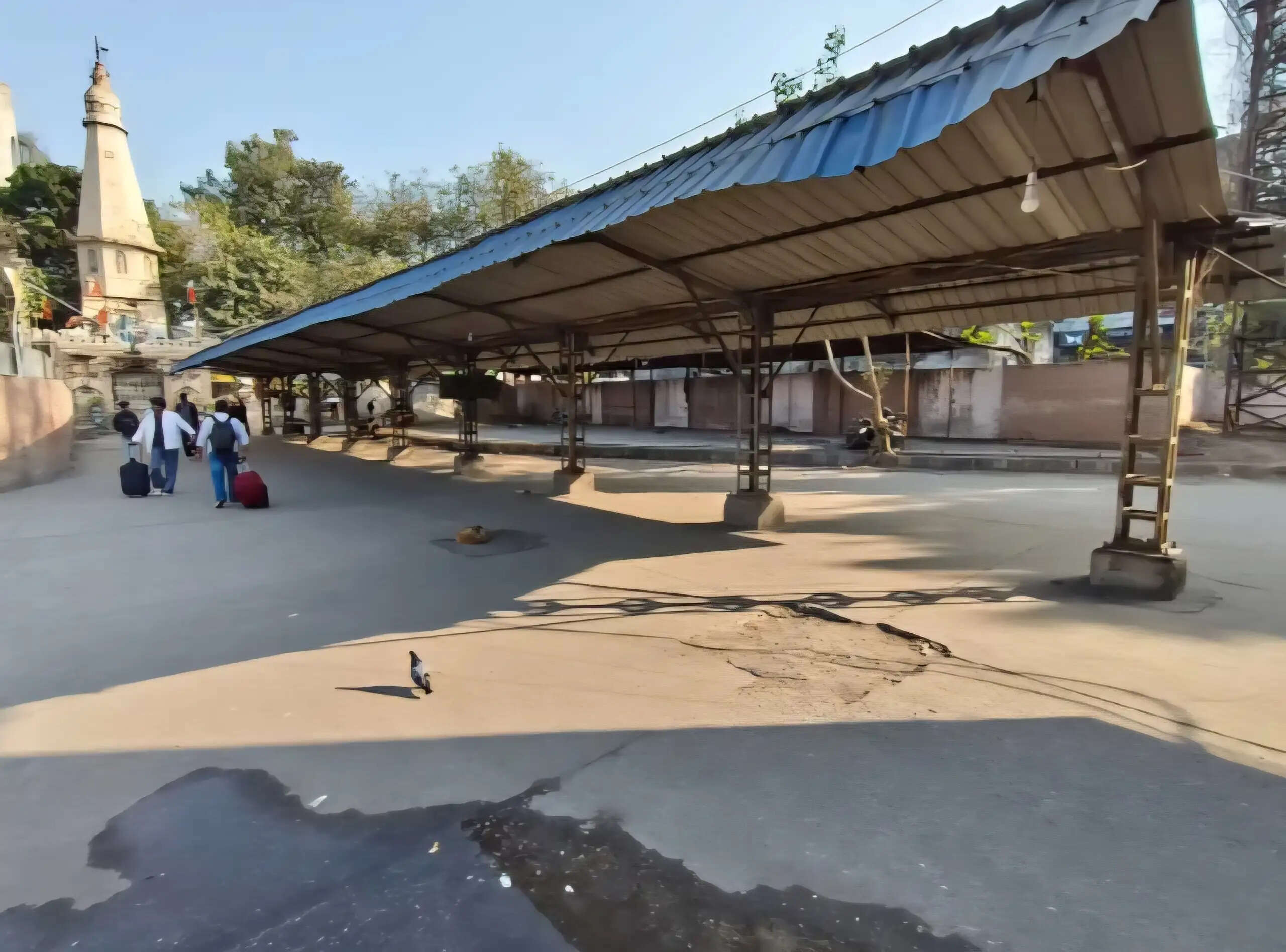 यमुनानगर:बस अड्डे की पार्किंग बंद, सड़क किनारे खड़े हो रहे वाहन; जाम और चोरी का बढ़ा खतरा