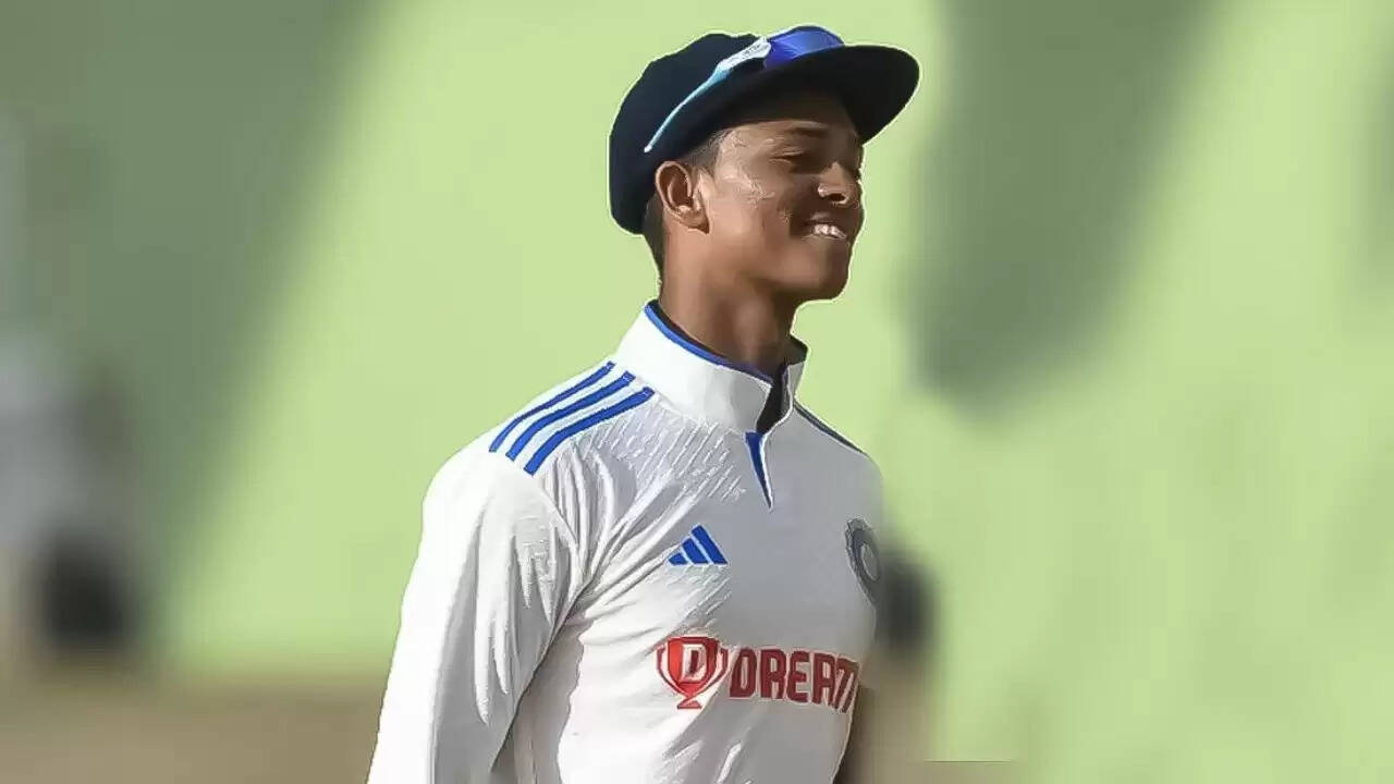 ब्रायन लारा के 400 रन के रिकॉर्ड को तोड़ने की क्षमता रखने वाले 3 बल्लेबाज