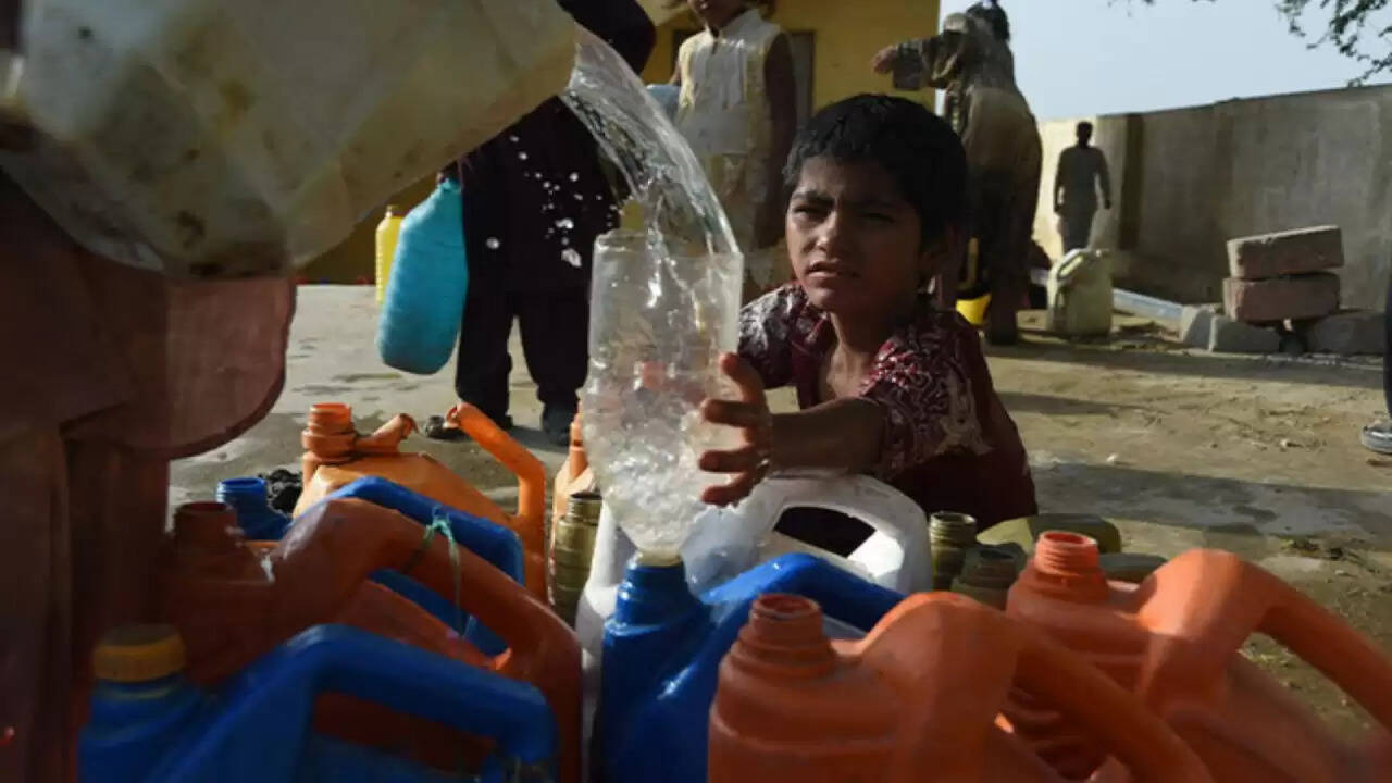 पाकिस्तान का जल संकट: मंगला और टरबेला बांधों की स्थिति गंभीर