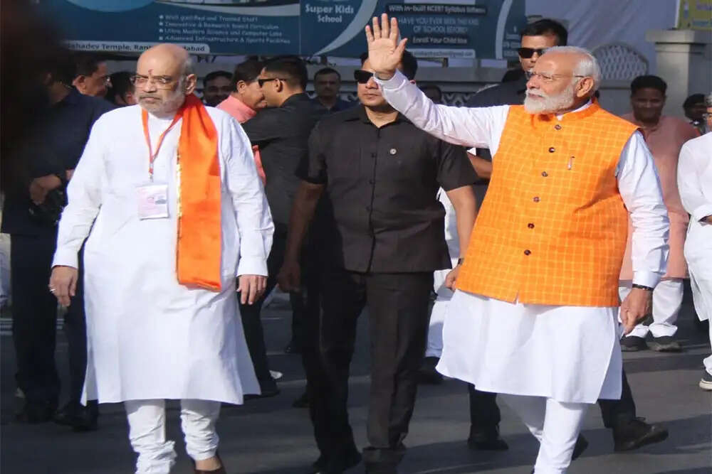 पश्चिम बंगाल चुनाव: मोदी और शाह ने दिखाई चुनावी ताकत