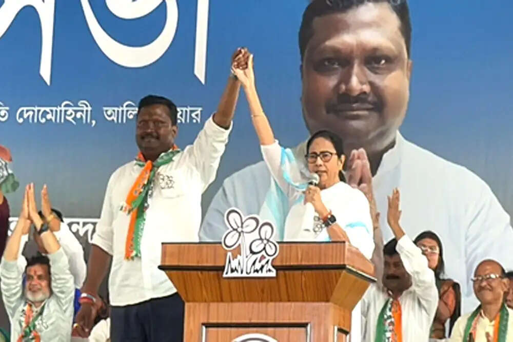 तृणमूल कांग्रेस को एक और झटका: राज्यसभा सांसद प्रकाश चिक बड़ाईक ने दिया इस्तीफा