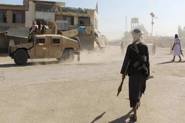 पाकिस्तान और अफगानिस्तान के बीच तनाव बढ़ा, सीमा पर भारी गोलीबारी