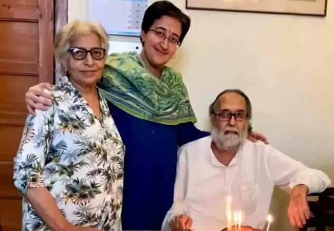दिल्ली की पूर्व मुख्यमंत्री आतिशी के पिता का निधन, नेताओं ने जताया शोक