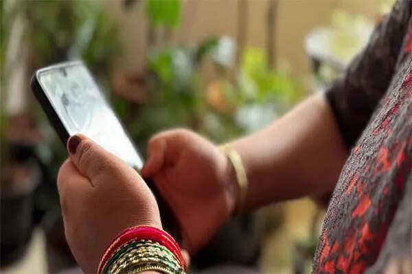 राजस्थान के जालोर में महिलाओं के स्मार्टफोन उपयोग पर प्रतिबंध