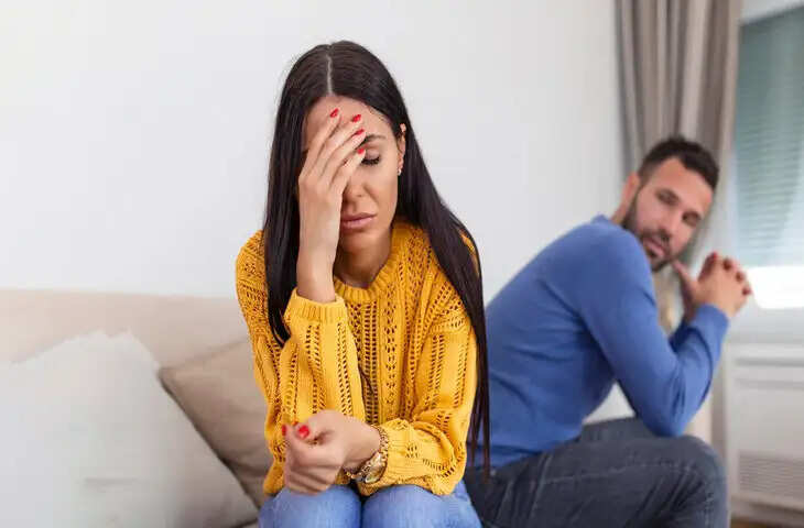 शादी के बदलते मायने: तलाक की बढ़ती प्रवृत्ति के पीछे की वजहें