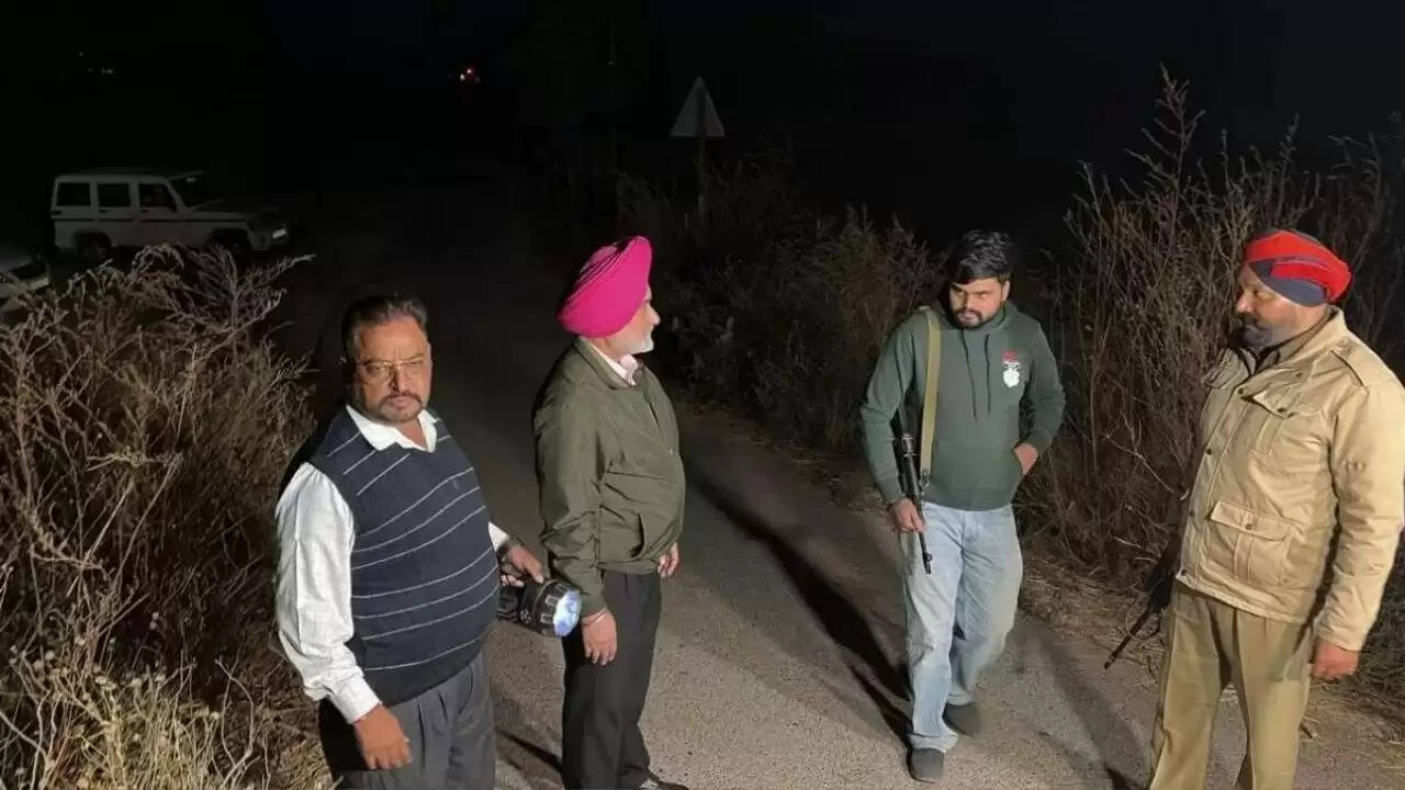 लुधियाना में पुलिस और आतंकियों के बीच मुठभेड़: दो घायल, बड़े हथियारों का जखीरा बरामद