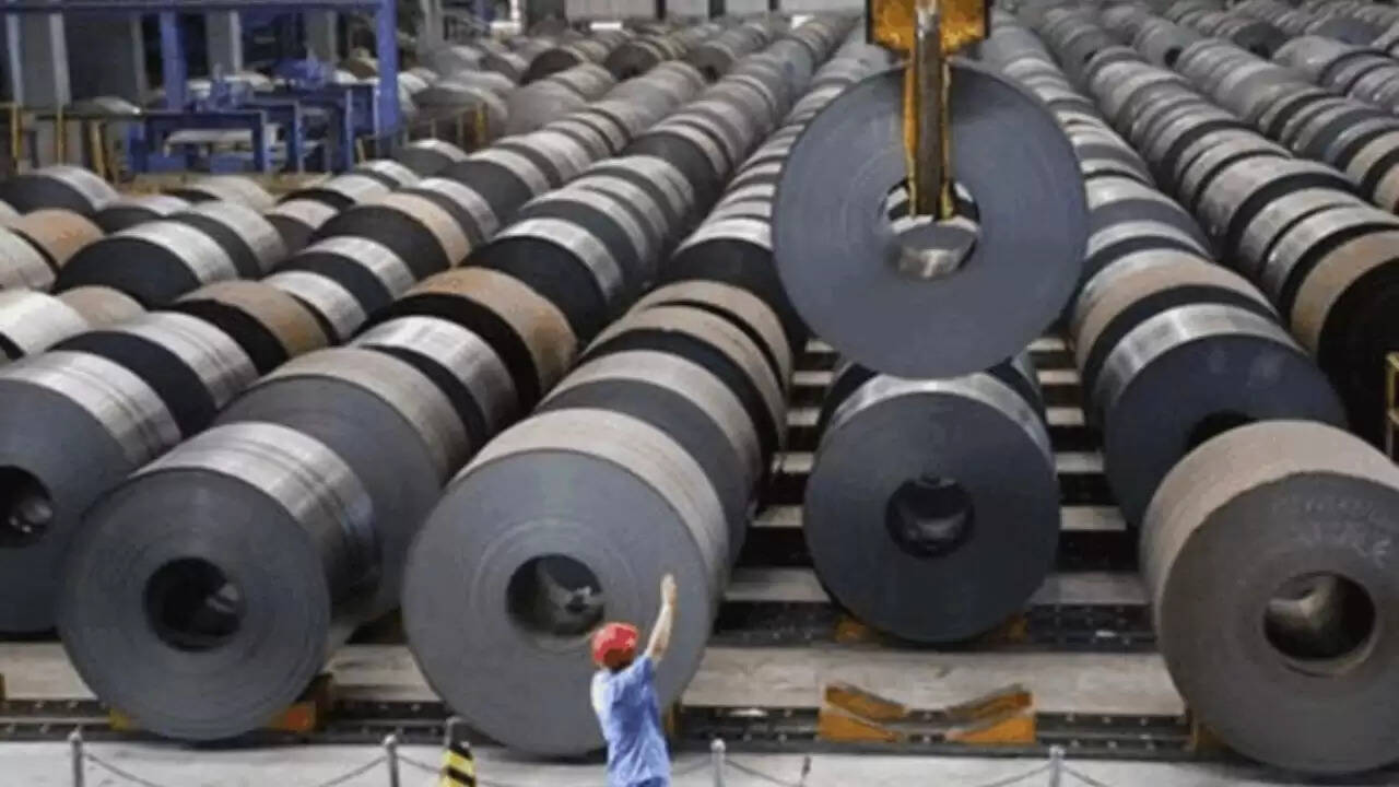 भारत ने सस्ते स्टील आयात पर लगाया नया शुल्क: घरेलू उद्योग को मिलेगी राहत