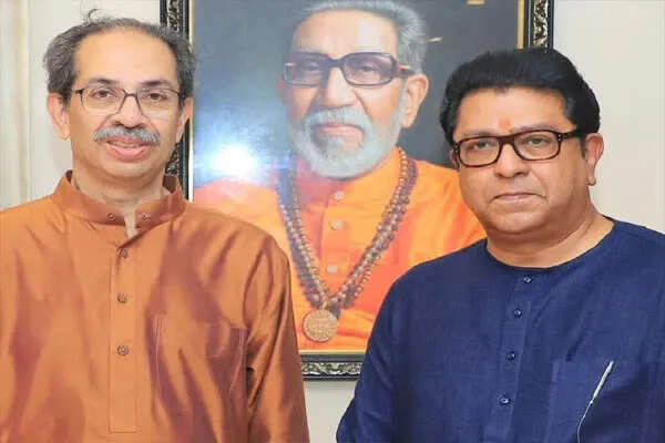 राज ठाकरे का उद्धव ठाकरे के घर दौरा: महाराष्ट्र की राजनीति में नया मोड़