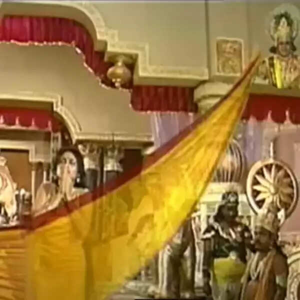 द्रौपदी के वस्त्रहरण का सीन: रूपा गांगुली की भावनात्मक परफॉर्मेंस