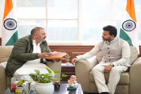 आदमपुर एयरपोर्ट से नई फ्लाइट सेवाओं की मांग, सुशील रिंकू ने केंद्रीय मंत्री से की मुलाकात