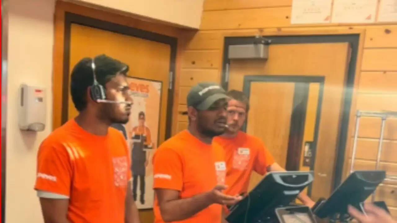 कंसास सिटी में फास्ट फूड स्टाफ की तारीफ पर ग्राहक का गुस्सा: "यह इंडिया नहीं है"
