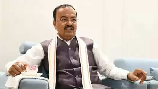 केशव मौर्य ने अखिलेश यादव पर साधा निशाना, मस्जिद में टोपी न ले जाने का किया जिक्र