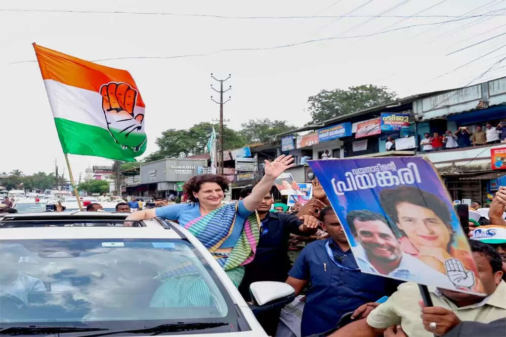 प्रियंका गांधी का 12 दिन का वायनाड दौरा: कांग्रेस की चुनावी रणनीति