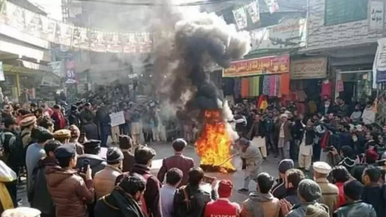 पाकिस्तान के कब्जे वाले कश्मीर में हिंसक विरोध प्रदर्शन, 8 नागरिकों की मौत