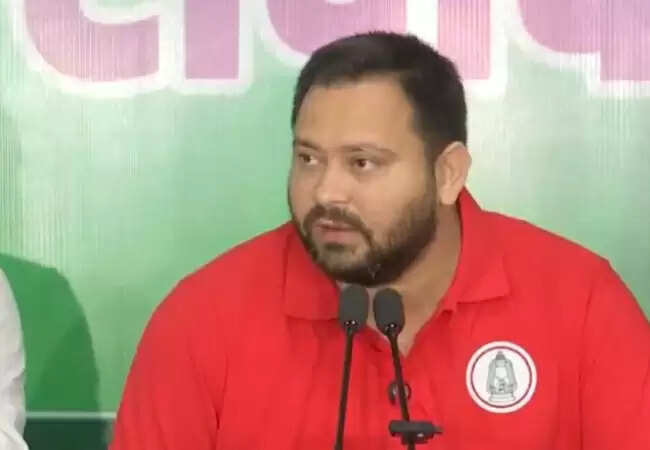 तेजस्वी यादव का बड़ा ऐलान: बिहार चुनाव से पहले महिलाओं के खातों में 30,000 रुपये